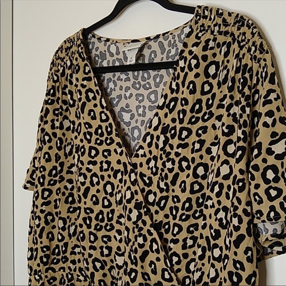 Ava & Viv faux wrap animal print top - Picture 2 of 6